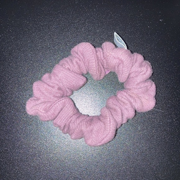 Dew Edit scrunchies - Picture 4 of 4